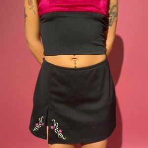 Vintage 90’s black mini skirt 🦋